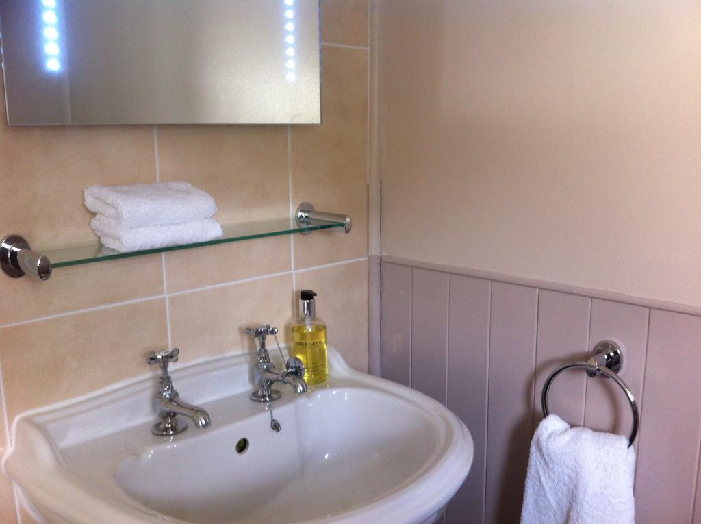 Burcott Mill Guesthouse Wells Zewnętrze zdjęcie
