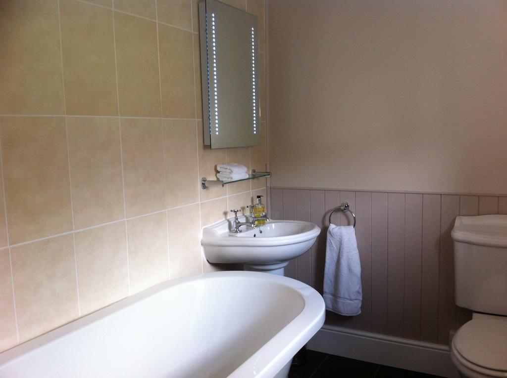 Burcott Mill Guesthouse Wells Zewnętrze zdjęcie
